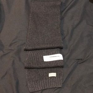 Knitted scarf